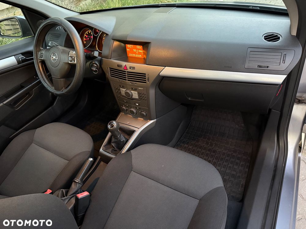 Opel Astra 1.4 NJoy - 22