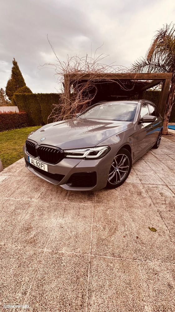 BMW 530 e Pack Desportivo M - 1