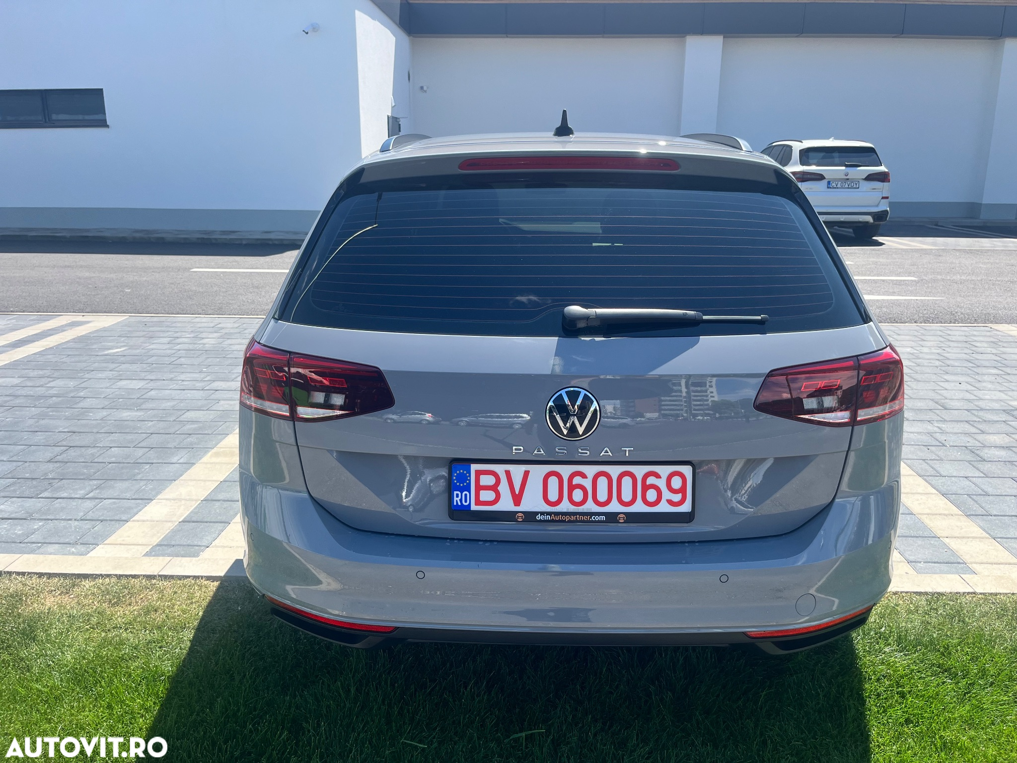 Volkswagen Passat Variant 2.0 TDI DSG Business - 4