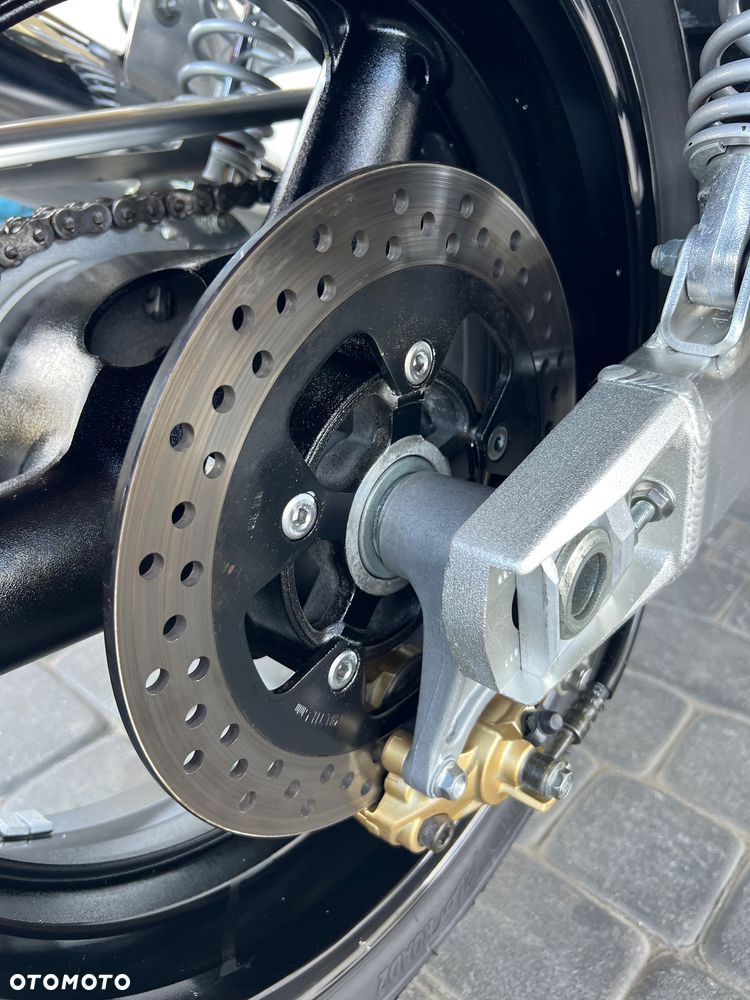 Suzuki GSX - 25
