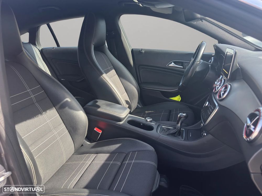 Mercedes-Benz CLA 180 d Shooting Brake - 16