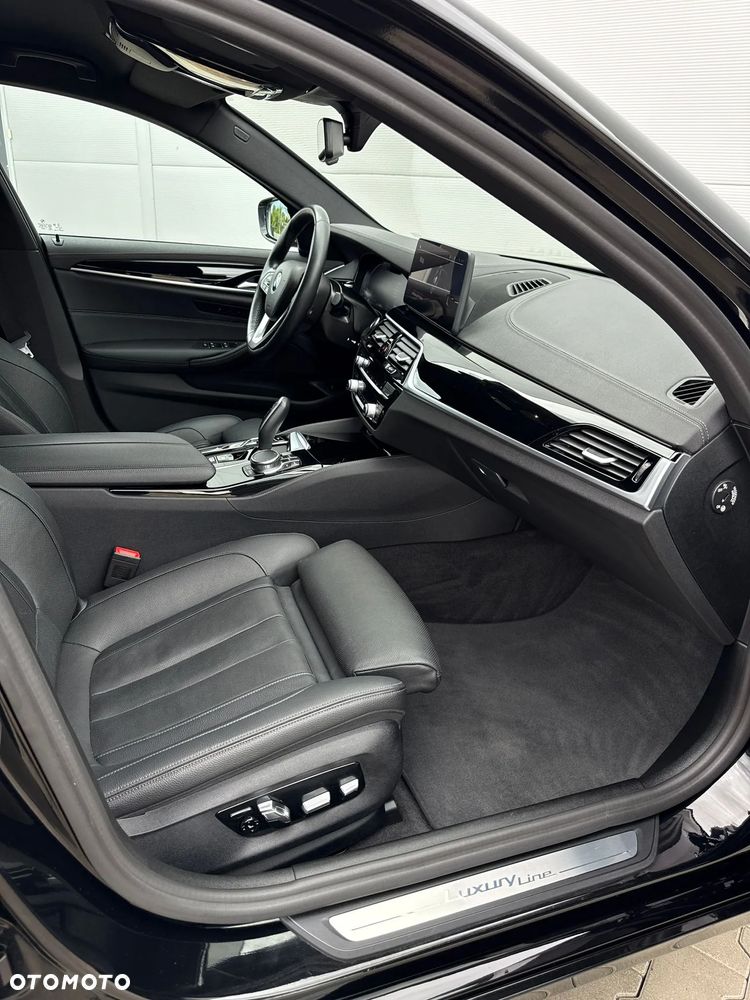 BMW Seria 5 520d Luxury Line sport - 10
