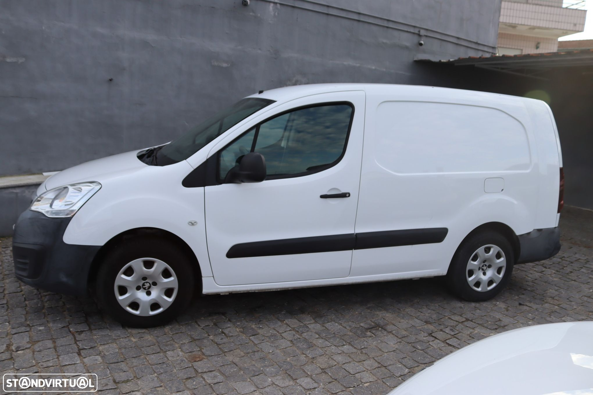 Peugeot e-Partner 50 kWh Premium Longa - 3