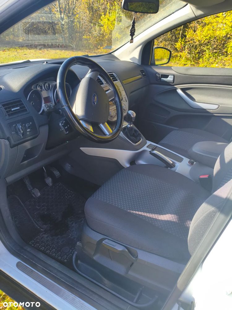 Ford Kuga - 8