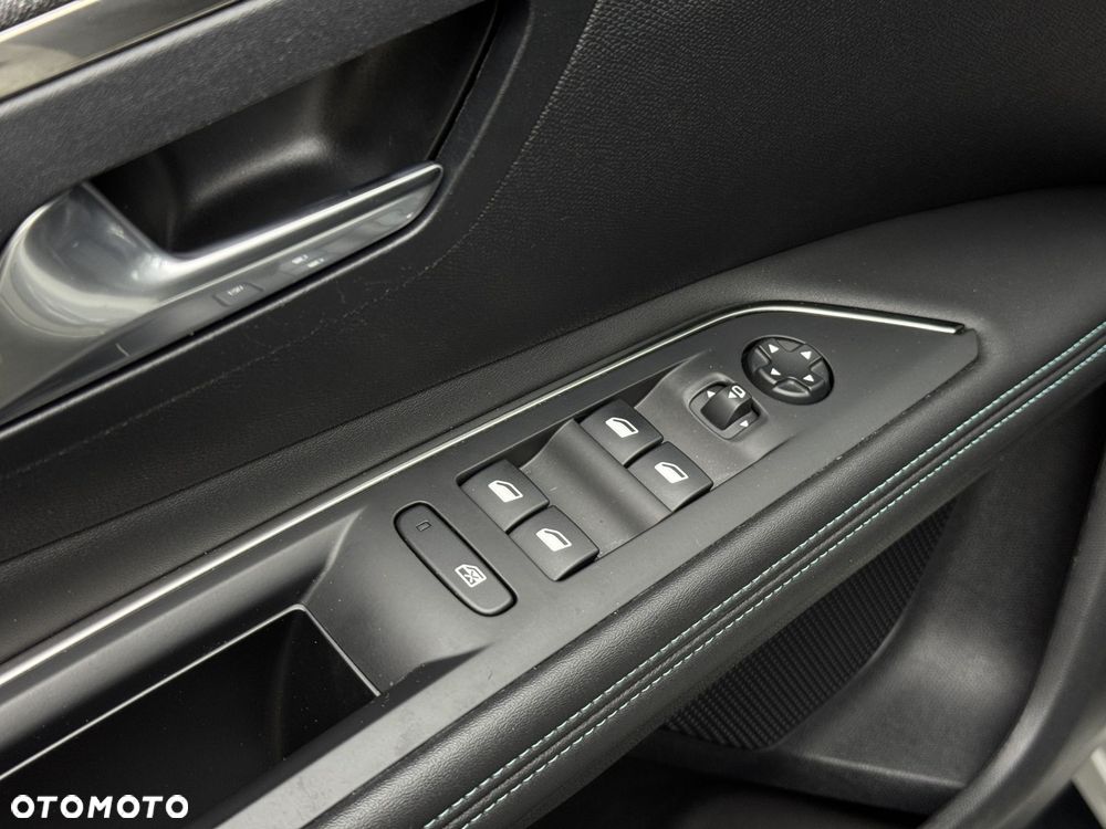Peugeot 3008 1.6 PureTech Hybrid PHEV Allure S&S EAT8 - 22