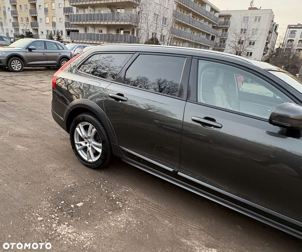 Volvo V90 D5 SCR AWD Momentum - 6