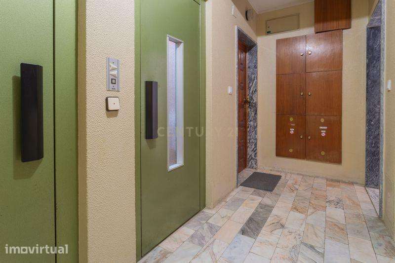 Apartamento 4 Assoalhadas, 2 WCs em Almada com vista e localização cen - Grande imagem: 3/38