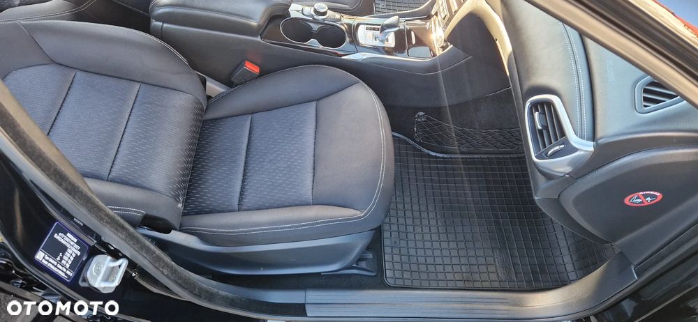 Infiniti Q30 - 10
