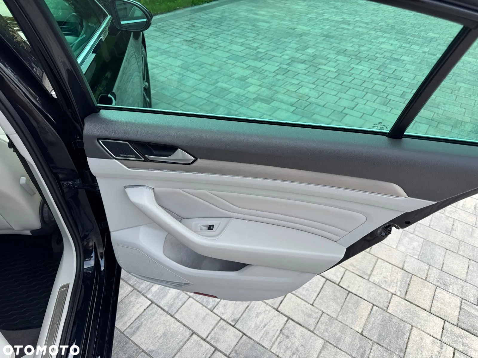 Volkswagen Passat 2.0 TSI Elegance DSG - 31