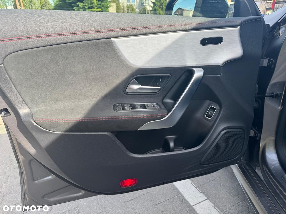 Mercedes-Benz CLA 180 AMG Line 7G-DCT - 10
