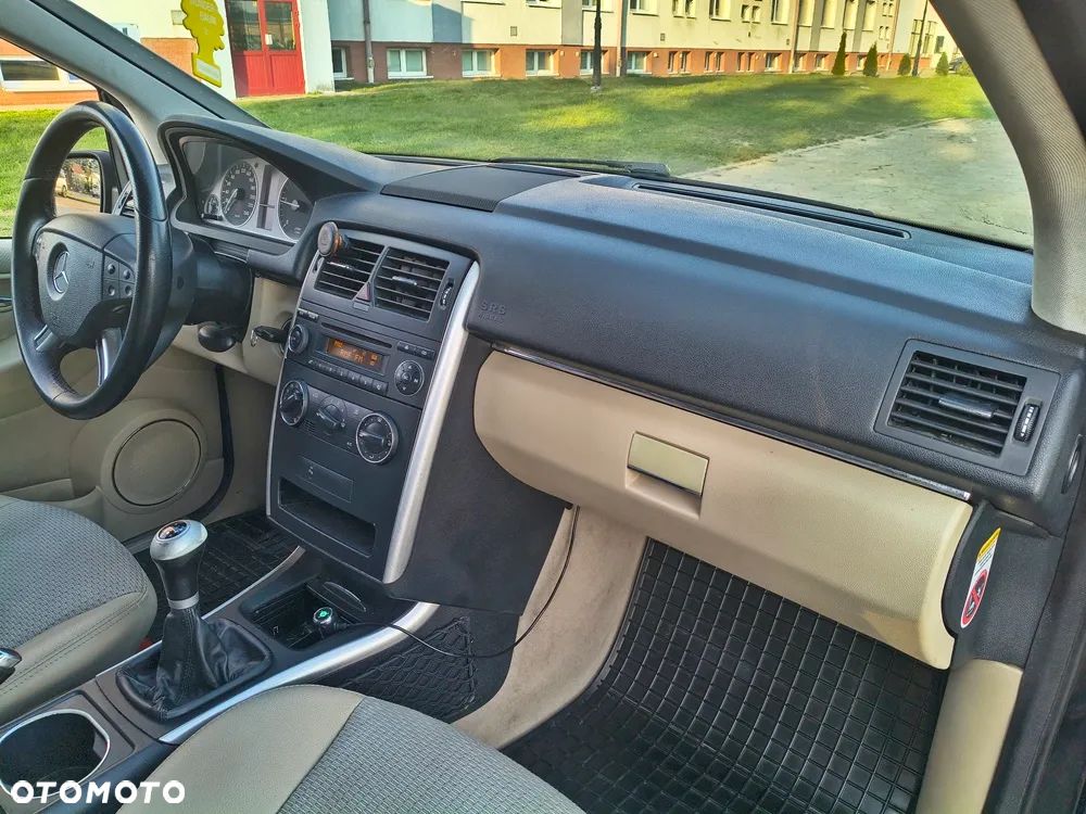 Mercedes-Benz Klasa B 180 CDI Special Edition - 17