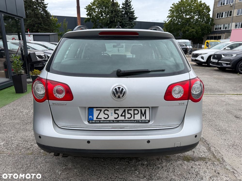 Volkswagen Passat 1.9 TDI DPF Trendline - 11