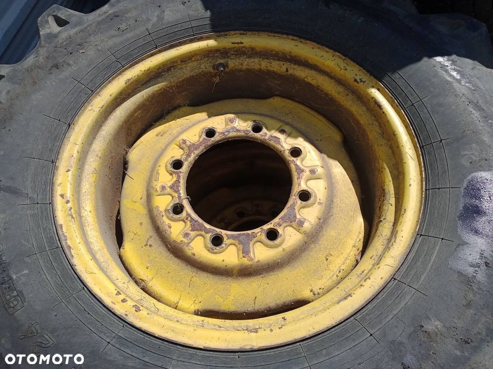 OPONA UŻYWANA PRZÓD KOMBAJN 16.9/14 -24 JOHN DEERE - 2
