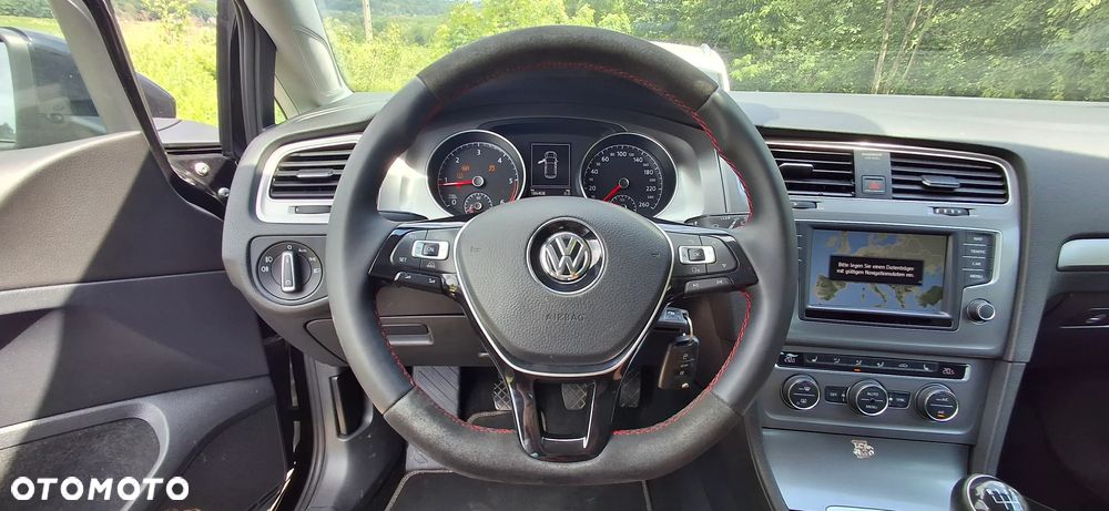 Volkswagen Golf 2.0 TDI BlueMotion Technology Lounge - 18