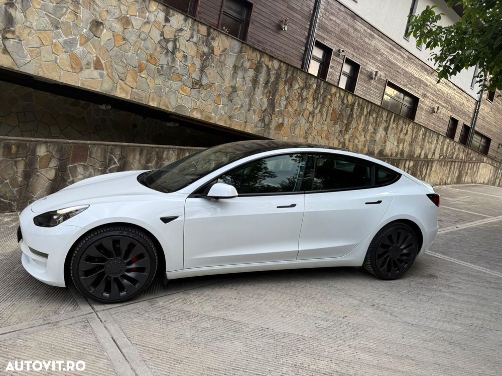 Tesla Model 3 Performance - 10