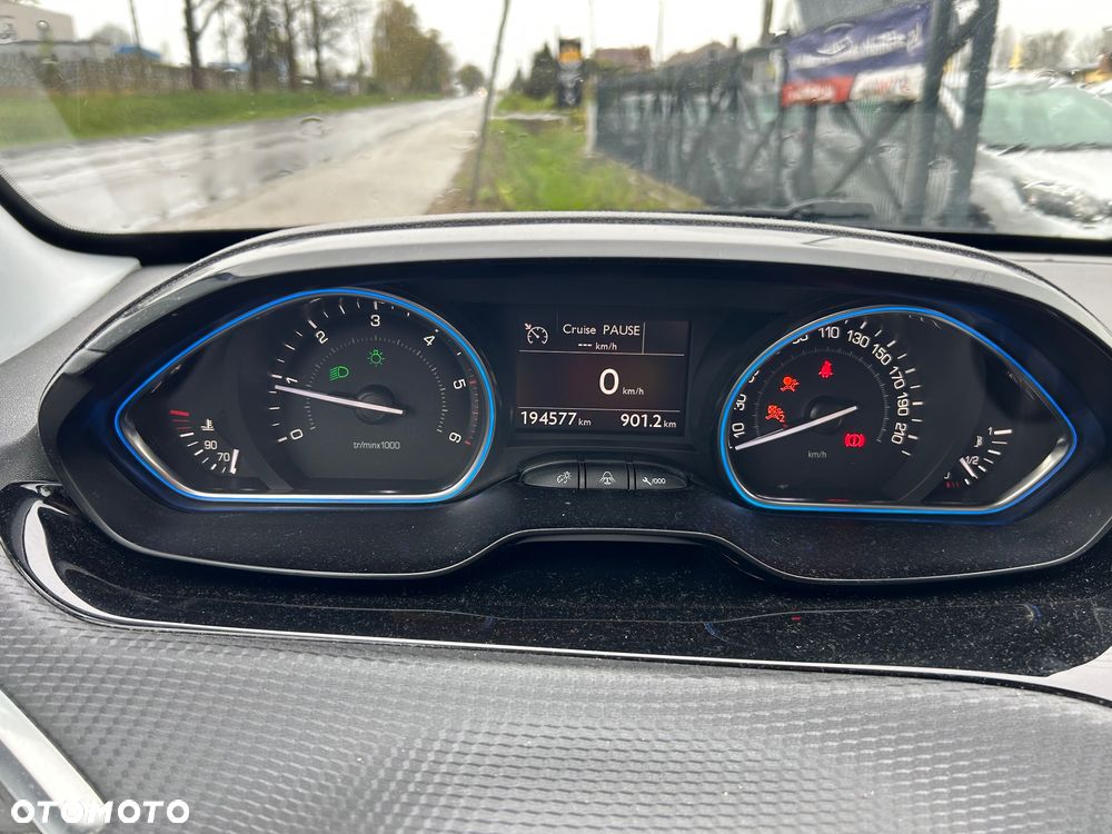 Peugeot 2008 - 9
