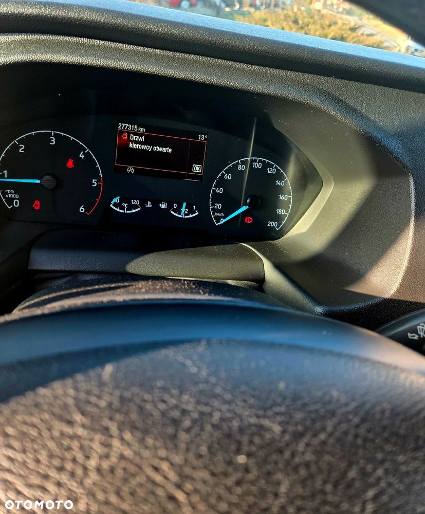 Ford TRANSIT CUSTOM - 13