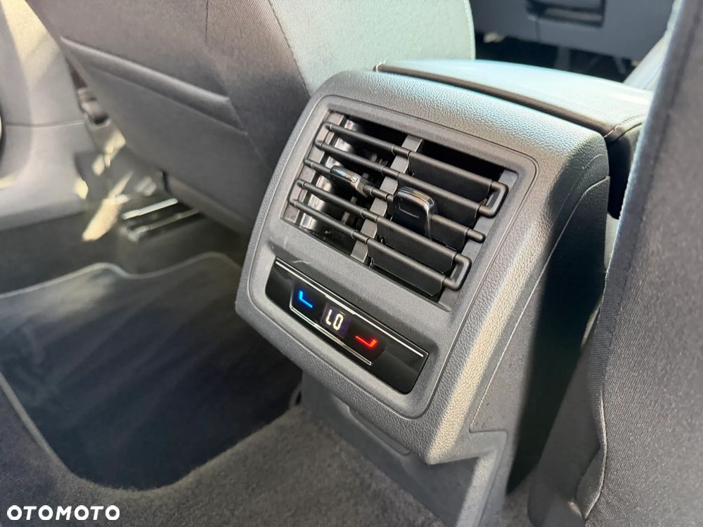 Volkswagen Golf - 26