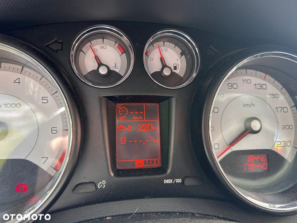 Peugeot 308 1.6 Premium Plus - 6