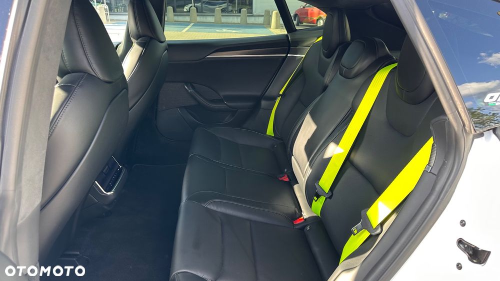 Tesla Model S - 20