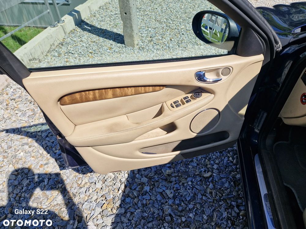 Jaguar X-Type 2.0 - 15