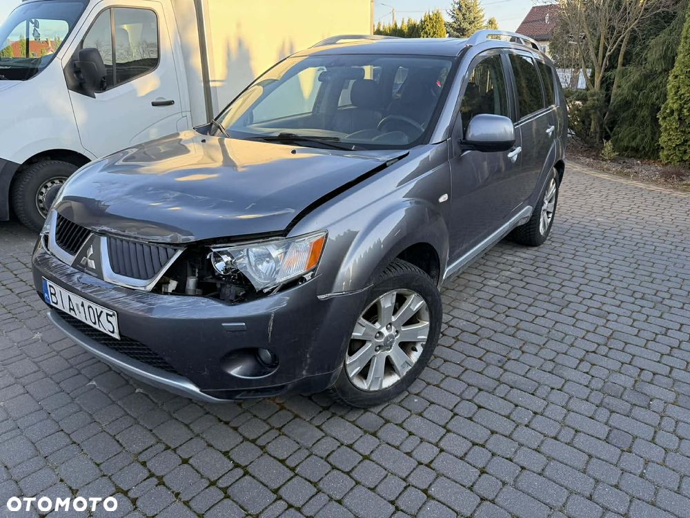 Mitsubishi Outlander 2.0 DID Instyle NAVI - 3