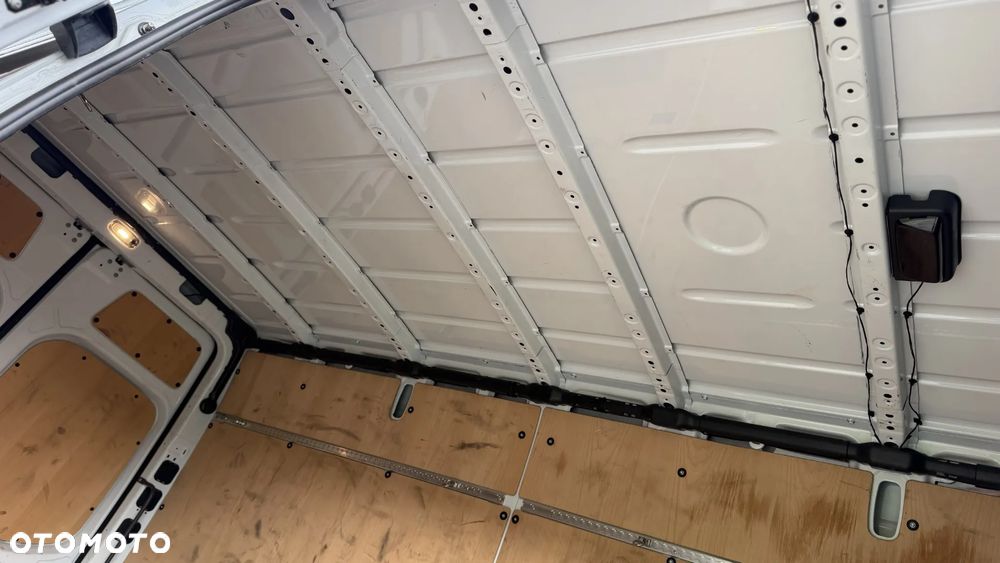 Mercedes-Benz Sprinter 317 - 24