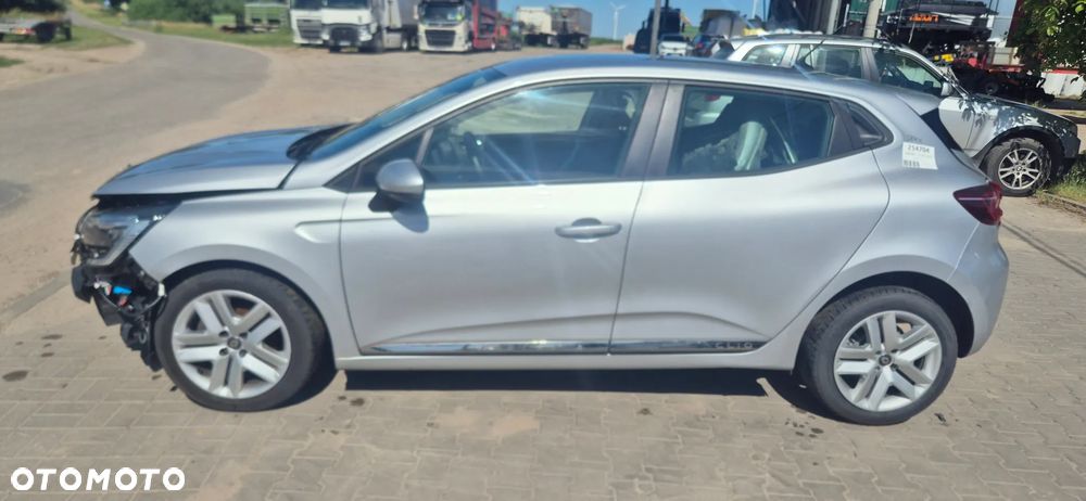 Renault Clio - 9