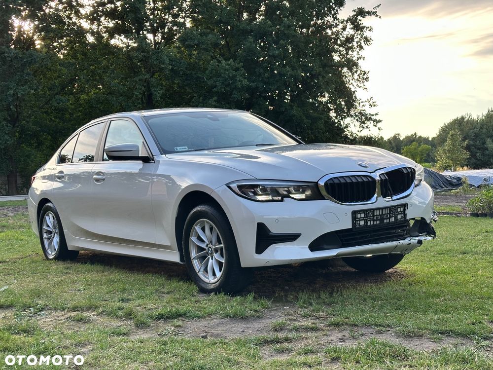 BMW Seria 3 318d - 11