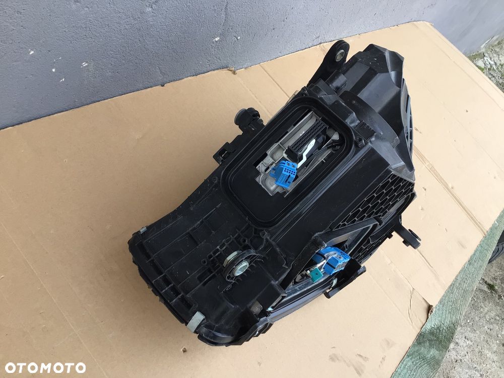 Lampa przednia prawa Mercedes C klasa 206 Digital Light - 6