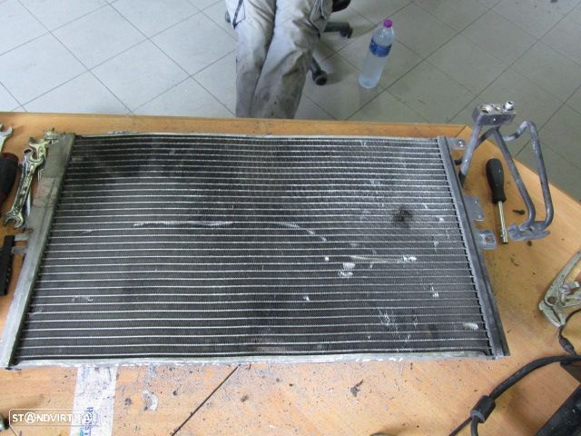 Radiador AC 52464526 OPEL VECTRA B 2000 1.4I USADO - 2