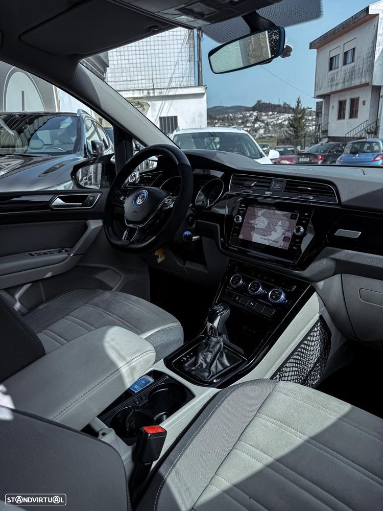 VW Touran 1.6 TDI R-Line DSG - 10