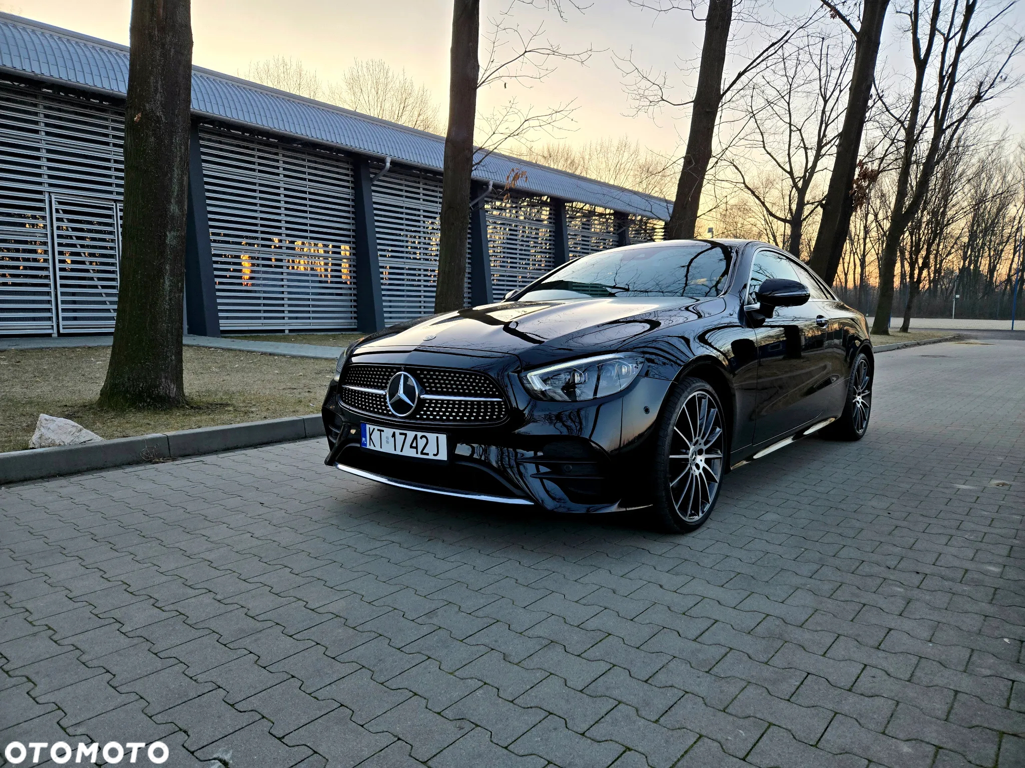 Mercedes-Benz Klasa E 220 d 4Matic Coupe 9G-TRONIC AMG Line - 9