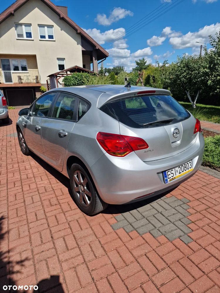 Opel Astra 1.7 CDTI Essentia - 3