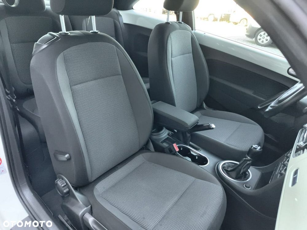 Volkswagen New Beetle - 15
