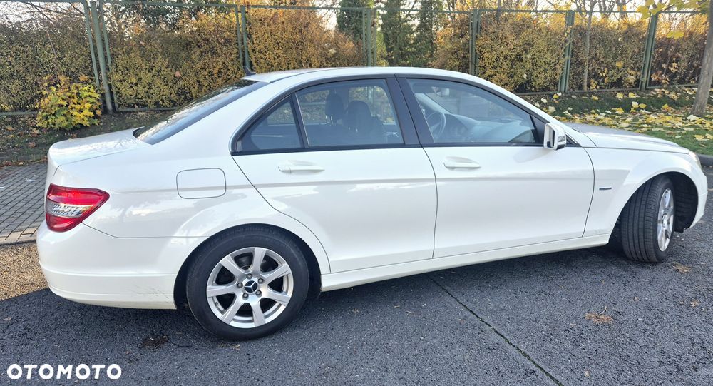 Mercedes-Benz Klasa C 180 K BlueEff Avantgarde - 4