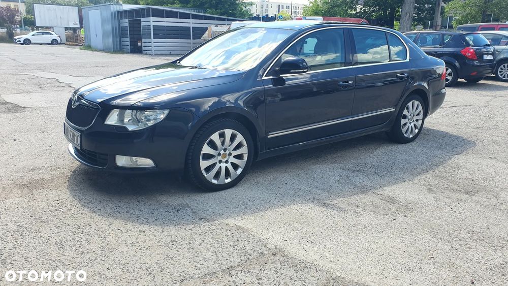 Skoda Superb 2.0 TDI Elegance DSG - 32