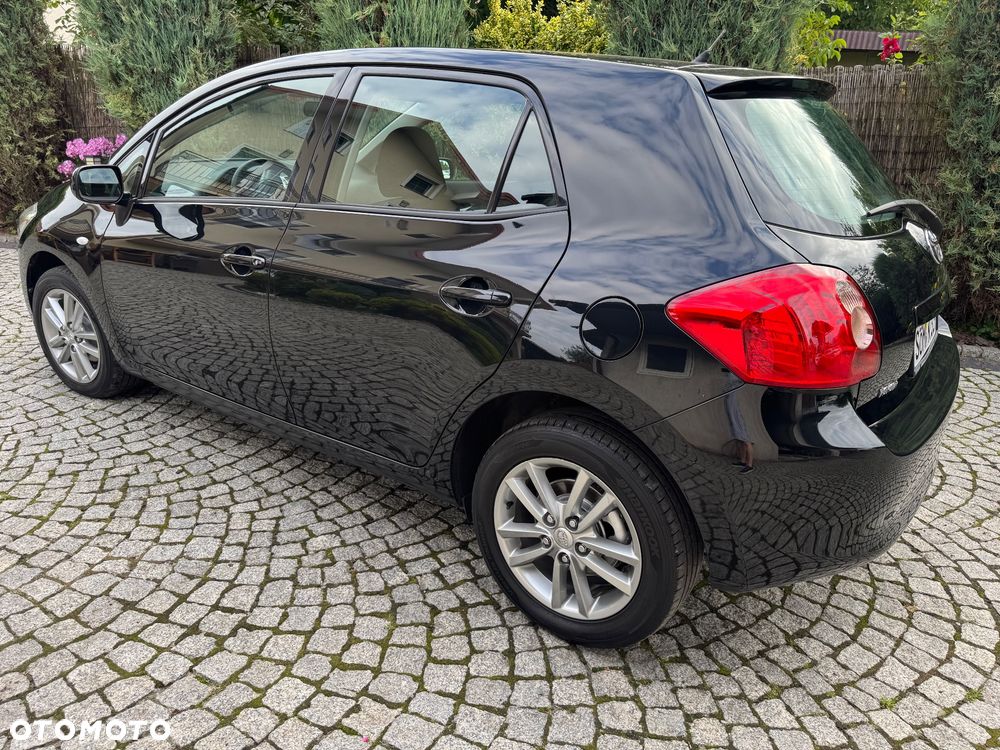 Toyota Auris 1.6 Executive - 4