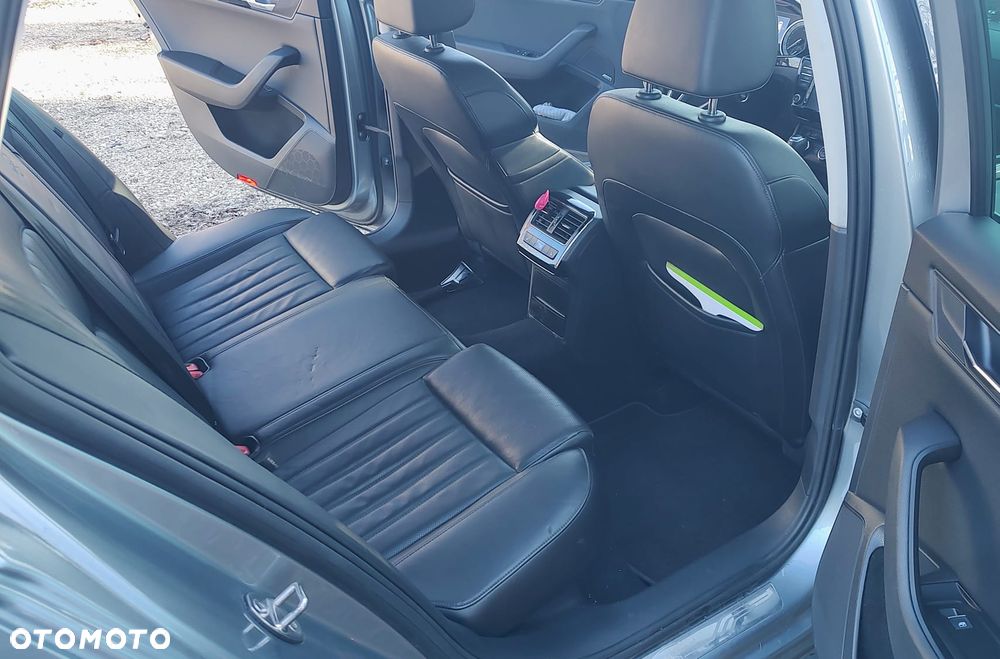 Skoda Superb 2.0 TDI 4x4 L&K DSG - 10