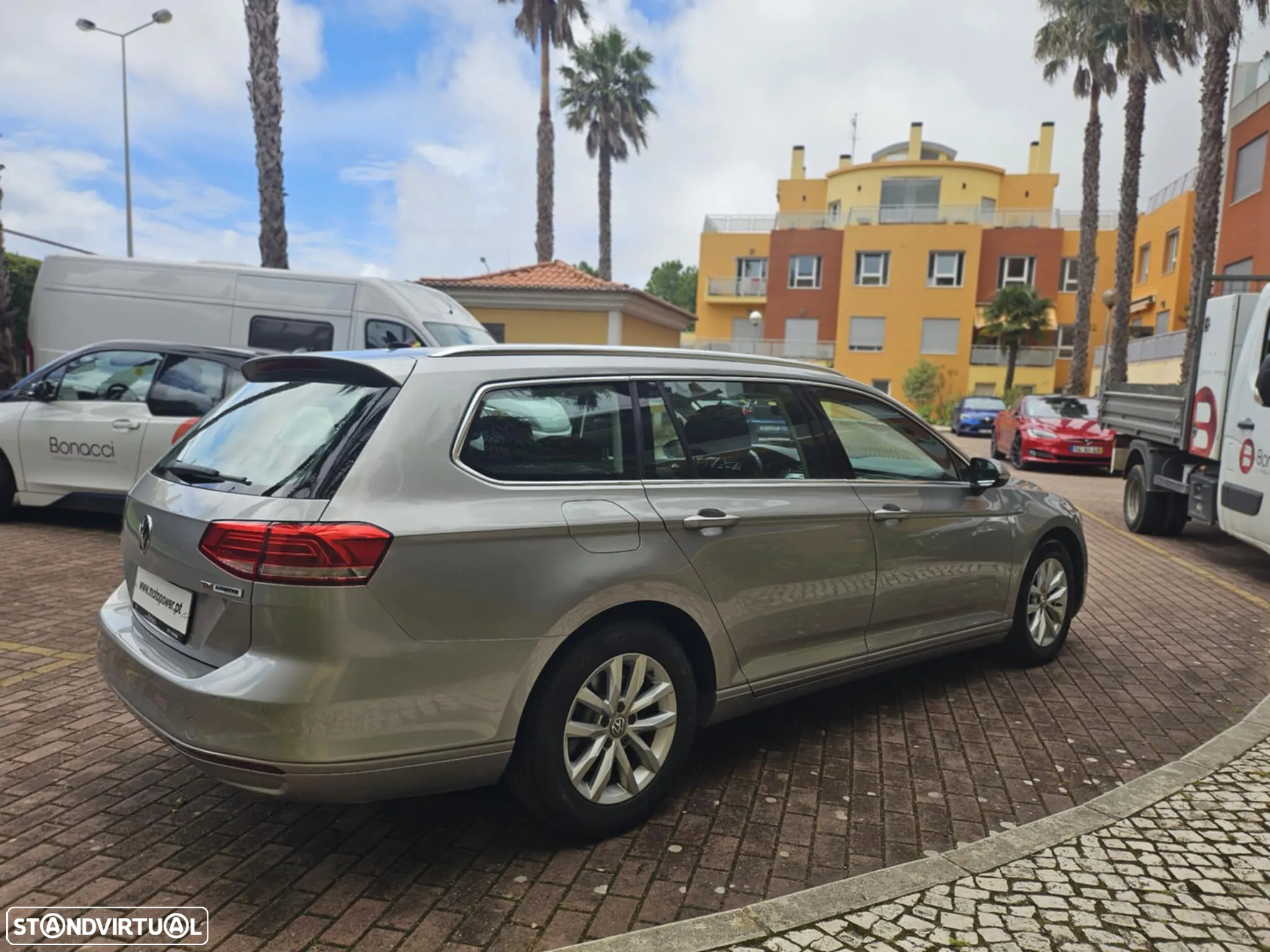 VW Passat Variant 1.6 TDI Confortline DSG - 17