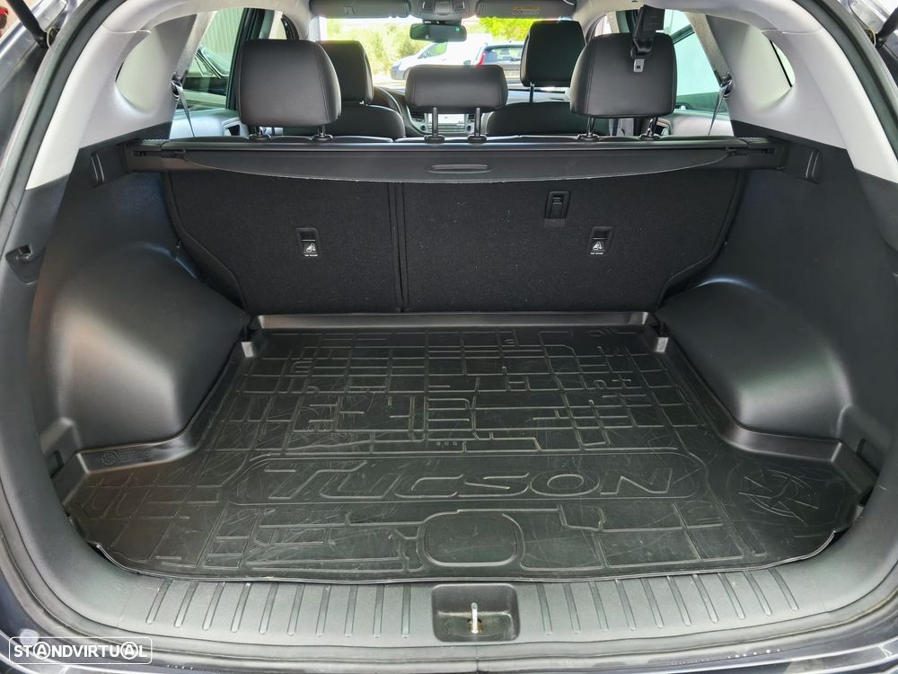 Hyundai Tucson 1.7 CRDi Executive - 28