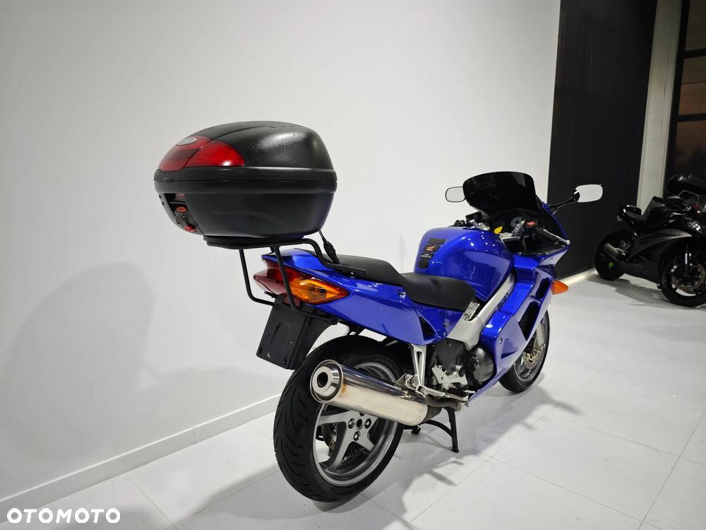 Honda VFR - 10