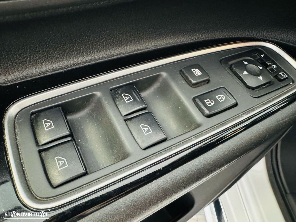 Mitsubishi Outlander 2.4 Instyle - 24