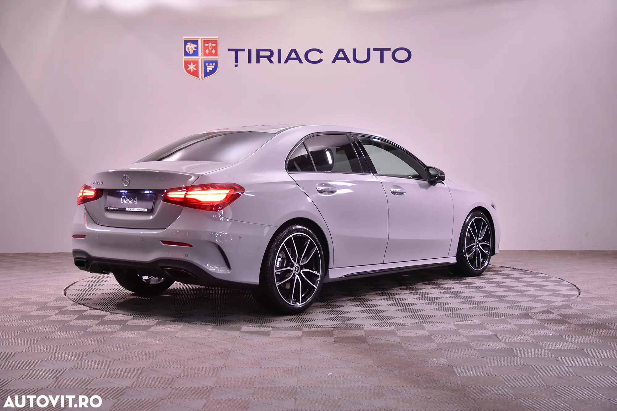Mercedes-Benz A 200 MHEV 7G-DCT Sedan - 5