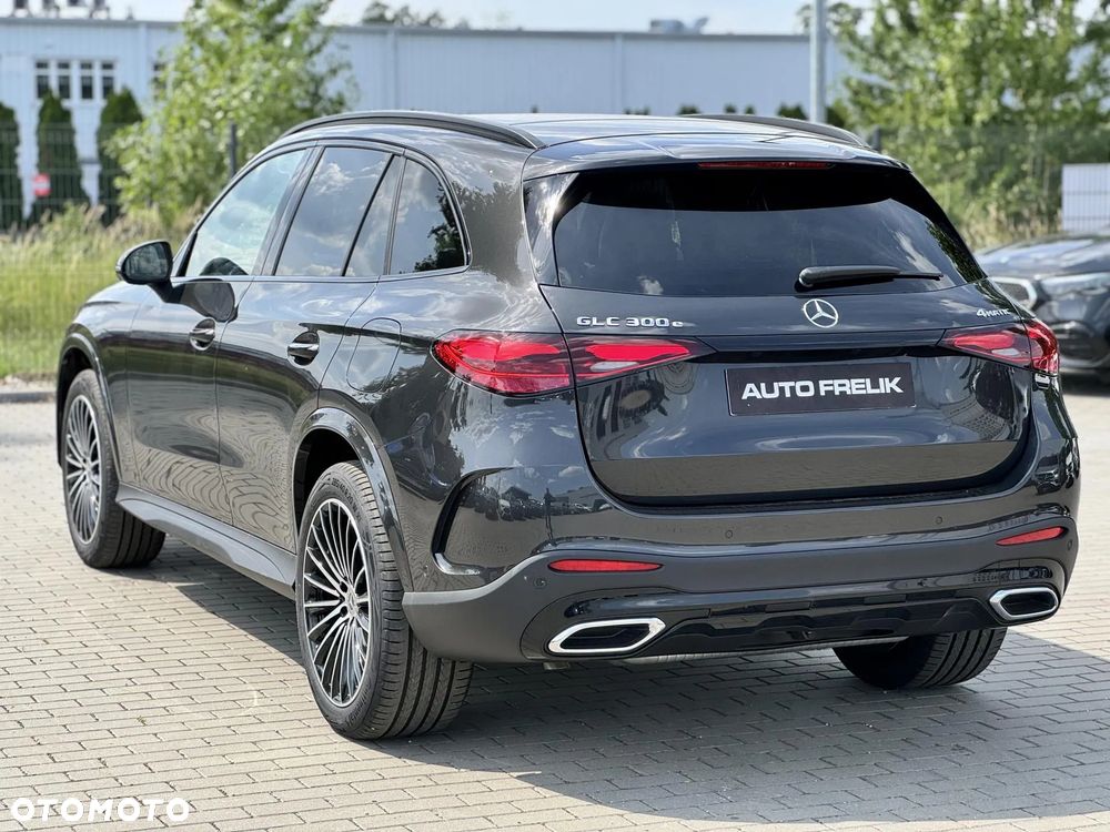 Mercedes-Benz GLC 300 e PHEV 4-Matic AMG Line - 12