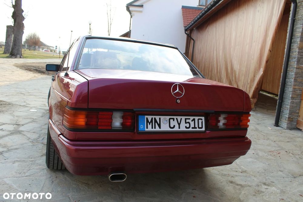 Mercedes-Benz W201 (190) - 11