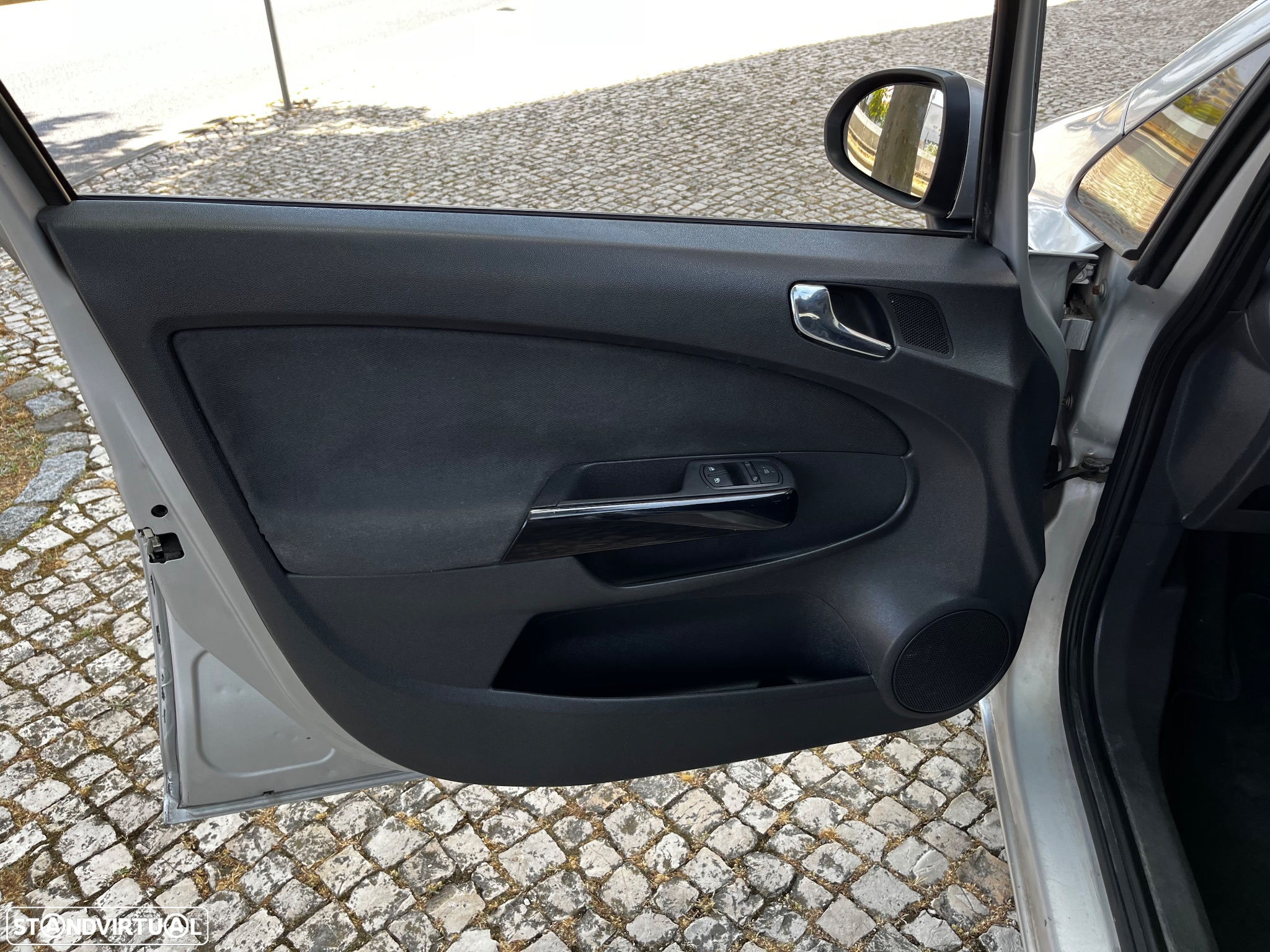Opel Corsa 1.3 CDTi Enjoy EcoFLEX - 15