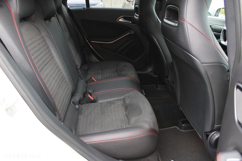 Mercedes-Benz CLA - 27