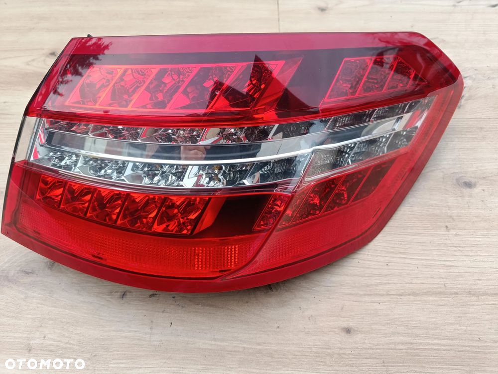 MERCEDES W212 SEDAN LAMPA TYLNA PRAWA FULL LED TYLNA - 1