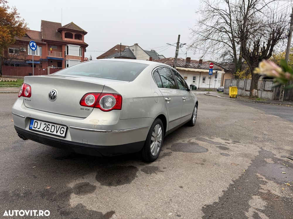 Volkswagen Passat 2.0 TDI DPF DSG Highline - 4